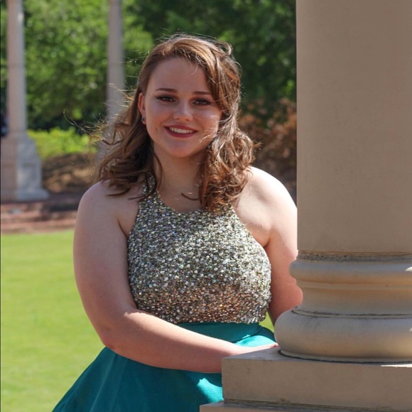 Jovani $750 Emerald jeweled halter prom dress - Picture 2 of 6